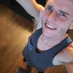 AndruNW's Chat & Dating Profile