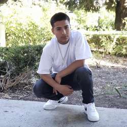 Charlie818's Chat & Dating Profile