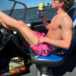 DylanBottom's Chat & Dating Profile