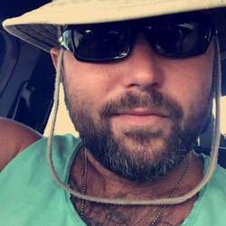 Earnestrios's Chat & Dating Profile