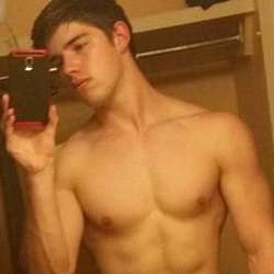 ElliotWells's Chat & Dating Profile