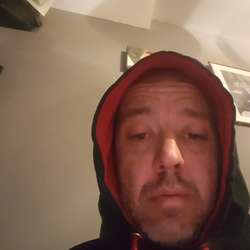 Patwhit8305's Chat & Dating Profile