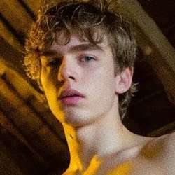 PerryCanton's Chat & Dating Profile