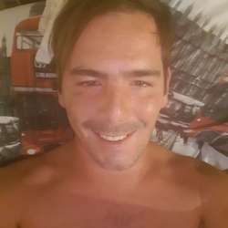 Pjmb's Chat & Dating Profile