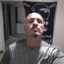 Puroese's Chat & Dating Profile