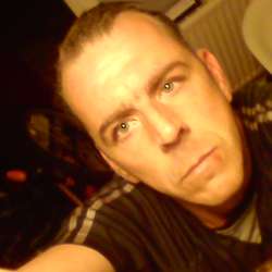 Sexydavid's Chat & Dating Profile