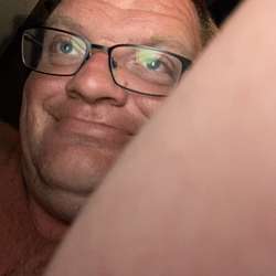 Shawn42's Chat & Dating Profile