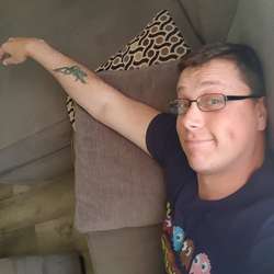Stonedfox86's Chat & Dating Profile