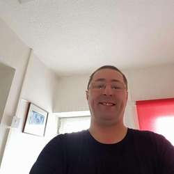 Subplym's Chat & Dating Profile